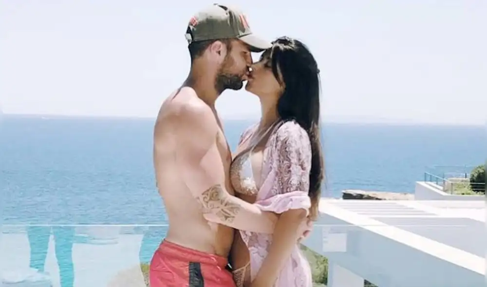 Instagram: Fábregas posa con su pareja, un detalle lo delata y enciende las redes [FOTO]