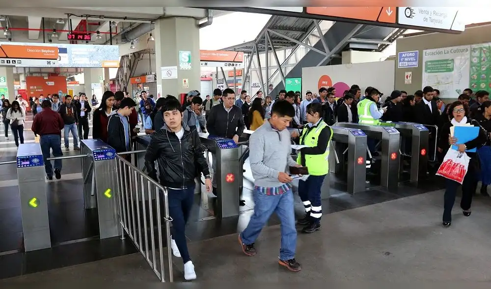 Metro de Lima: venta informal de saldos de tarjeta afecta la seguridad de los usuarios