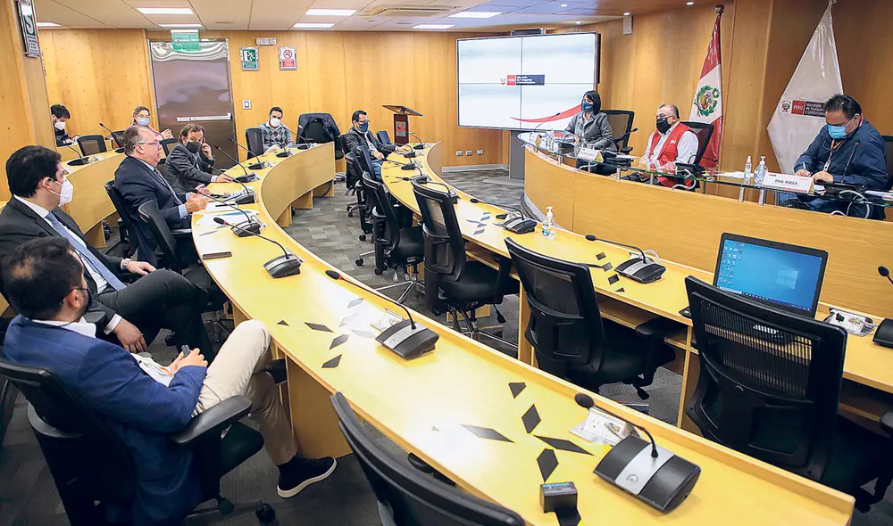 Diálogo. El ministro Gonzales se reunió con concesionarios. Foto: MTC Diálogo. El ministro Gonzales se reunió con concesionarios. Foto: MTC