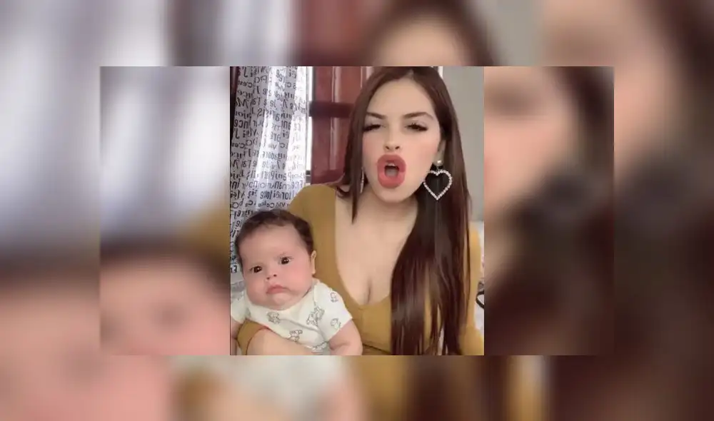 Bebé escucha a su madre cantar y no puede evitar vomitar [VIDEO]