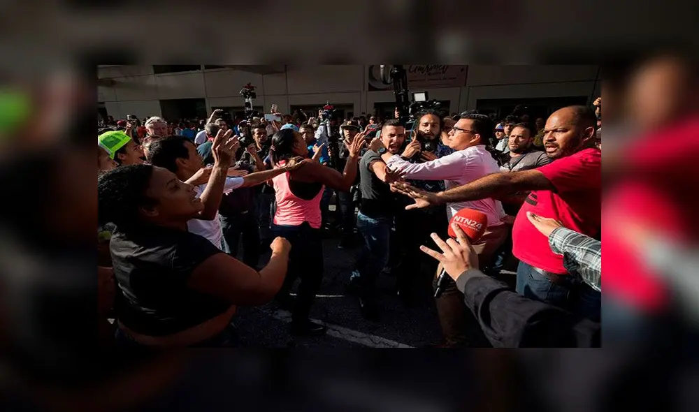 En Maiquetía, centro de Venezuela, se protagonizaron actos violentos cuando Guaidó apareció. Foto: EFE En Maiquetía, centro de Venezuela, se protagonizaron actos violentos cuando Guaidó apareció. Foto: EFE