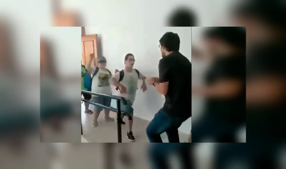 Vía YouTube. El docente se ha ganado los aplausos y la admiración de varios internautas, quienes lo calificaron como un ejemplo para los que se dedican a la Educación. Vía YouTube. El docente se ha ganado los aplausos y la admiración de varios internautas, quienes lo calificaron como un ejemplo para los que se dedican a la Educación.