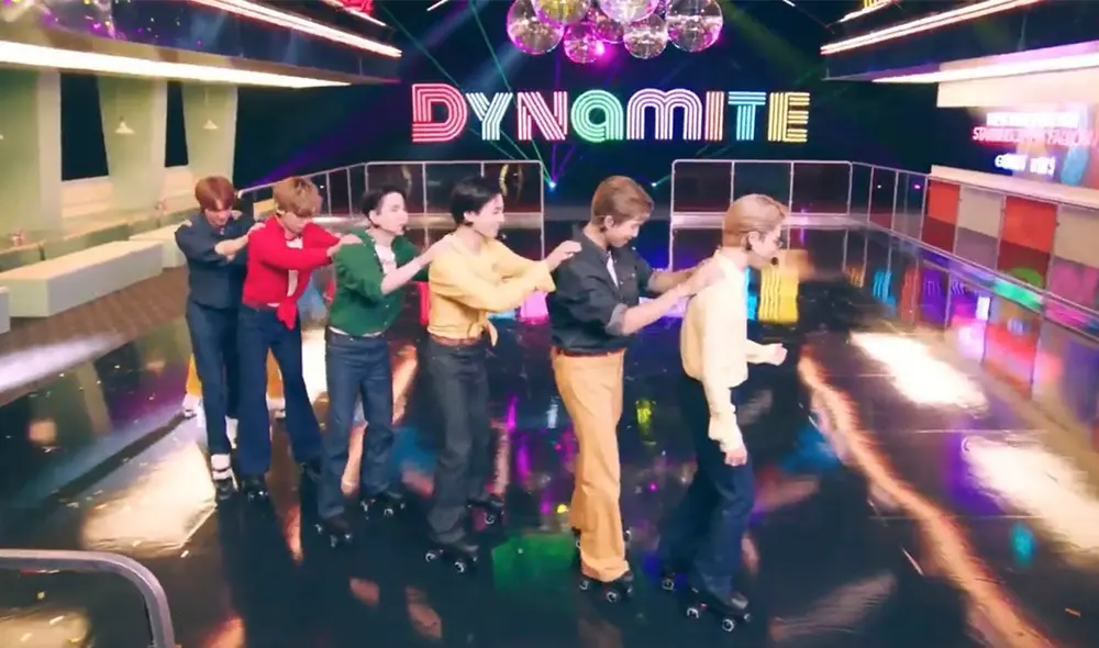 Al culminar su performance, los miembros de BTS se divirtieron usando patines. Foto: captura YouTube