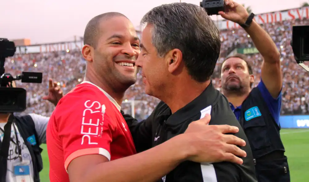 Alberto Rodríguez fue anunciado hoy jueves como flamente fichaje de Alianza Lima. | Foto: GLR Alberto Rodríguez fue anunciado hoy jueves como flamente fichaje de Alianza Lima. | Foto: GLR