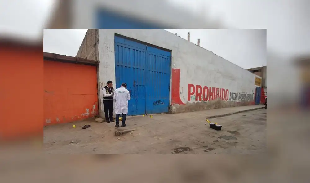 Peritos en Criminalística llegaron hasta la zona para iniciar las averiguaciones. (Foto: Grace Mora / La República)