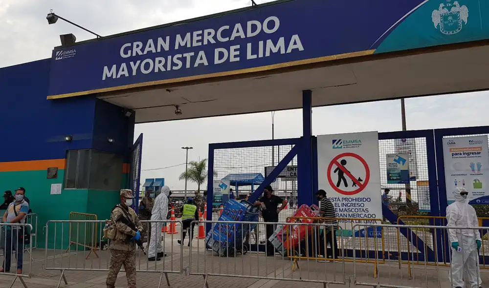 Este viernes 4 de diciembre ingresaron 7 toneladas de alimentos, una cantidad habitual, según el gerente Jaime Gallegos. Foto: URPI - GLR Este viernes 4 de diciembre ingresaron 7 toneladas de alimentos, una cantidad habitual, según el gerente Jaime Gallegos. Foto: URPI - GLR