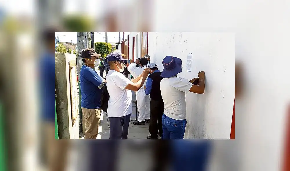 interés. Varias personas se acercaron ayer a la sede regional en Kennedy, buscando información para retornar a sus regiones.