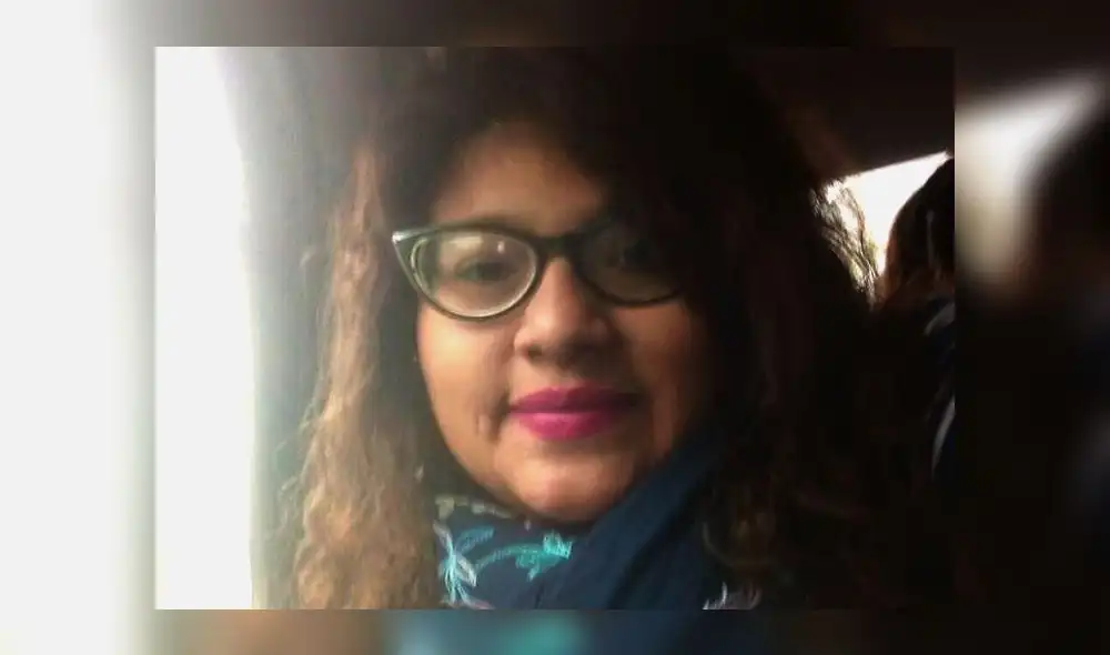 Mujer asaltante burla a dos policías y escapa enmarrocada de un patrullero