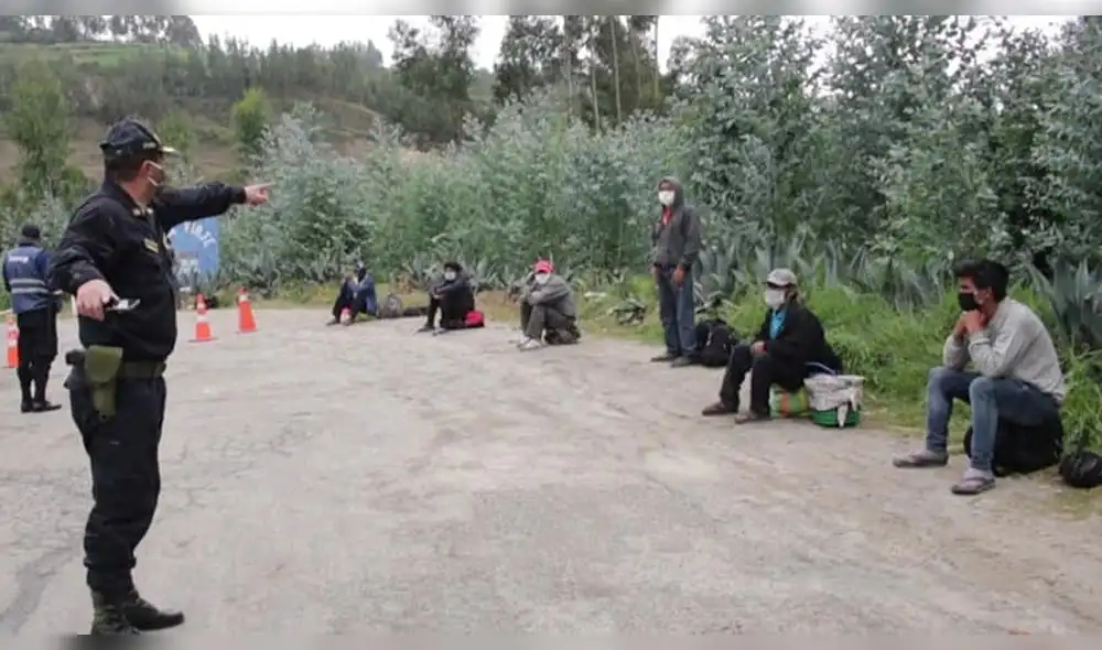 Policía intervino a 20 personas Policía intervino a 20 personas