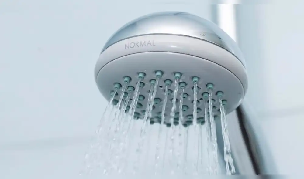 Alerta: peligrosa bacteria dentro de la ducha podría acabar con tu salud