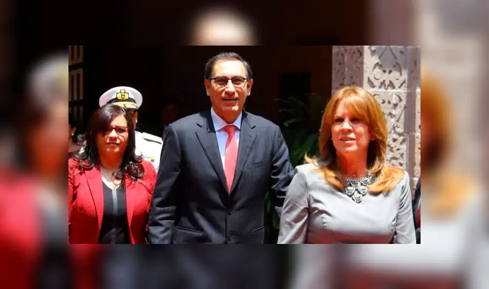 Martín Vizcarra fue condecorado por la Cancillería antes de asumir la presidencia Martín Vizcarra fue condecorado por la Cancillería antes de asumir la presidencia