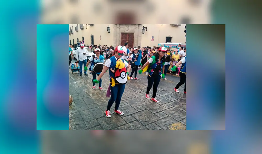 Las mamás vistieron a sus bebés con ingeniosos disfraces y los cargaron en su pecho. Las mamás vistieron a sus bebés con ingeniosos disfraces y los cargaron en su pecho.