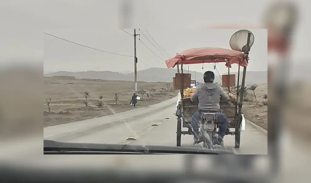 Critican a conductor que maneja motocicleta sin casco de seguridad Critican a conductor que maneja motocicleta sin casco de seguridad