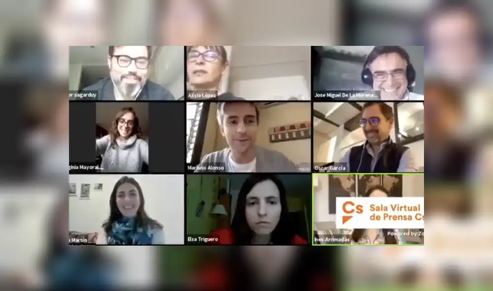 A través de Facebook se hizo viral el momento en que un niña interrumpe a su papá, quien estaba en una sesión de teletrabajo.