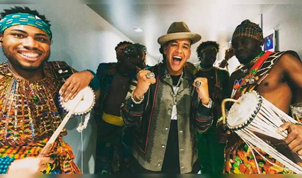 Bad Bunny expone su fanatismo por Daddy Yankee con dibujo hecho a mano Bad Bunny expone su fanatismo por Daddy Yankee con dibujo hecho a mano