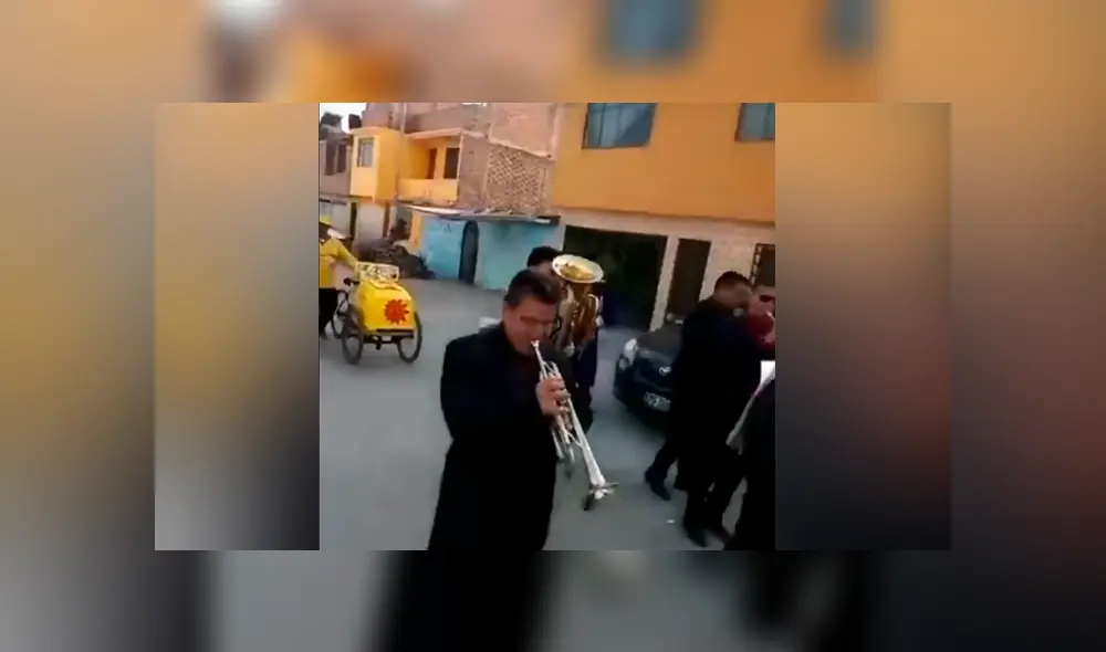 Facebook viral: heladero peruano se topa con banda de músicos y decide unirse a ellos en peculiar ‘serenata’ Facebook viral: heladero peruano se topa con banda de músicos y decide unirse a ellos en peculiar ‘serenata’