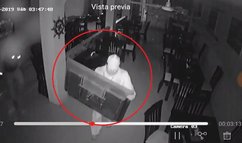 Dueño sospecha que delincuentes habrían ingresado anteriormente como clientes.