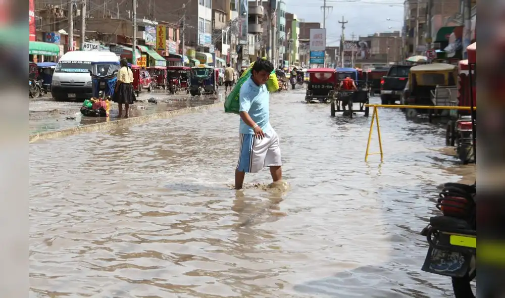 Lluvias intensas golpean a once regiones del país Lluvias intensas golpean a once regiones del país