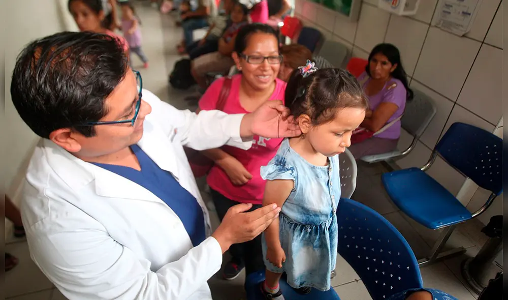 Las primeras universidades que deberán presentar las solicitudes para el licenciamiento de la carrera de medicina son la UPCH, USMP, USIL, Unmsm y la Universidad Continental. (Foto: Andina)