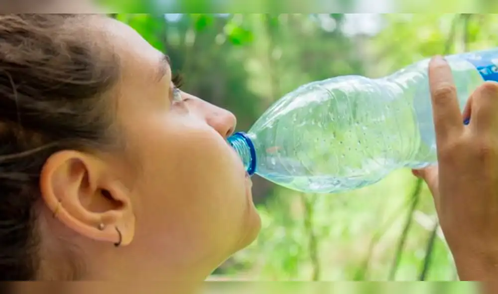 En Estados Unidos estudio expone preocupante secreto del agua embotellada