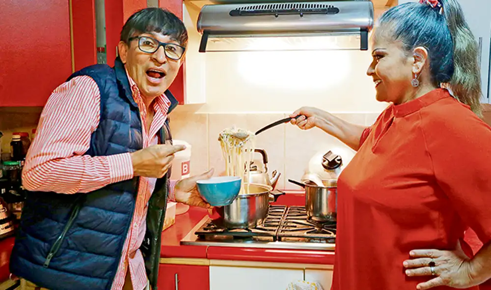 De a dos. El querido Fernando Armas pasará el Día del Padre solo con Charito, su esposa. Foto: Félix Contreras