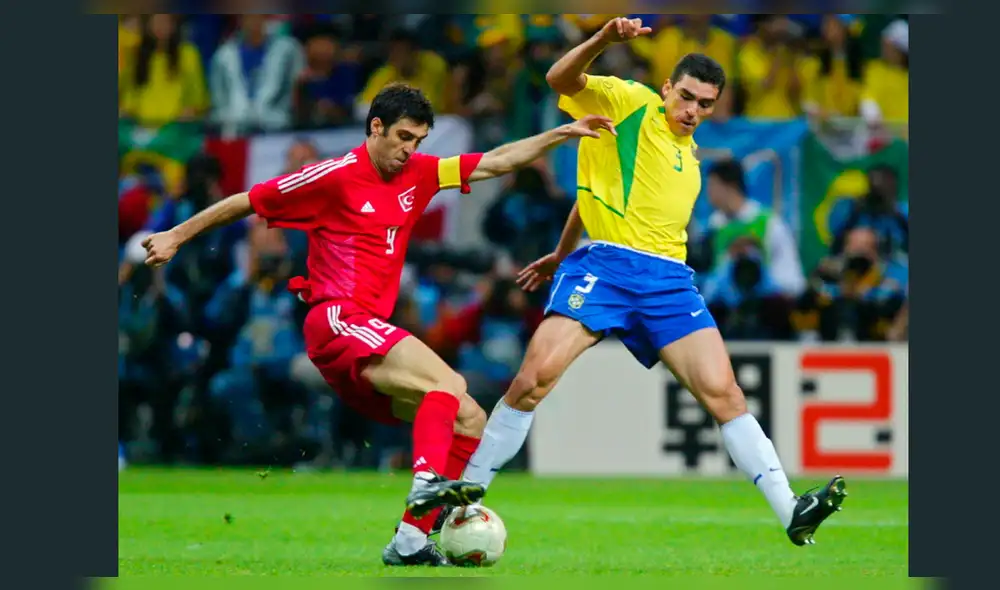 Haka Sukur: Marcó el gol más rápido de los Mundiales y hoy se gana la vida manejando Uber. Haka Sukur: Marcó el gol más rápido de los Mundiales y hoy se gana la vida manejando Uber.