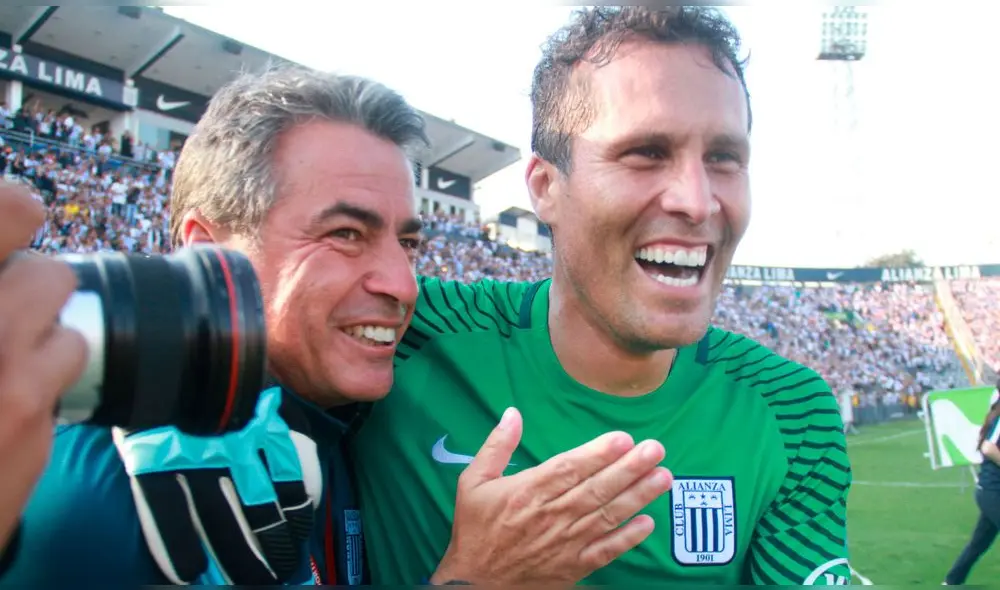 Pablo Bengoechea y Leao Butrón celebrando el título del 2017 en Matute. Foto: Grupo La República Pablo Bengoechea y Leao Butrón celebrando el título del 2017 en Matute. Foto: Grupo La República