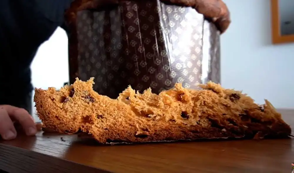 Desliza las imágenes para ver el aspecto que tiene este gigantesco panetón que se vende actualmente en Lima. Foto: captura de YouTube/El cholo mena