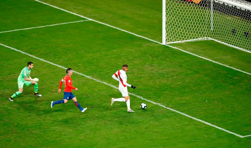 Una de las conductoras de Fox Sports afirmó que sus hijos prefieren ver un partido de Perú en vez de dibujos. | Foto: EFE