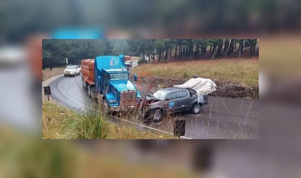 Así quedaron los vehículos tras el accidente. Foto: Andina Radio
