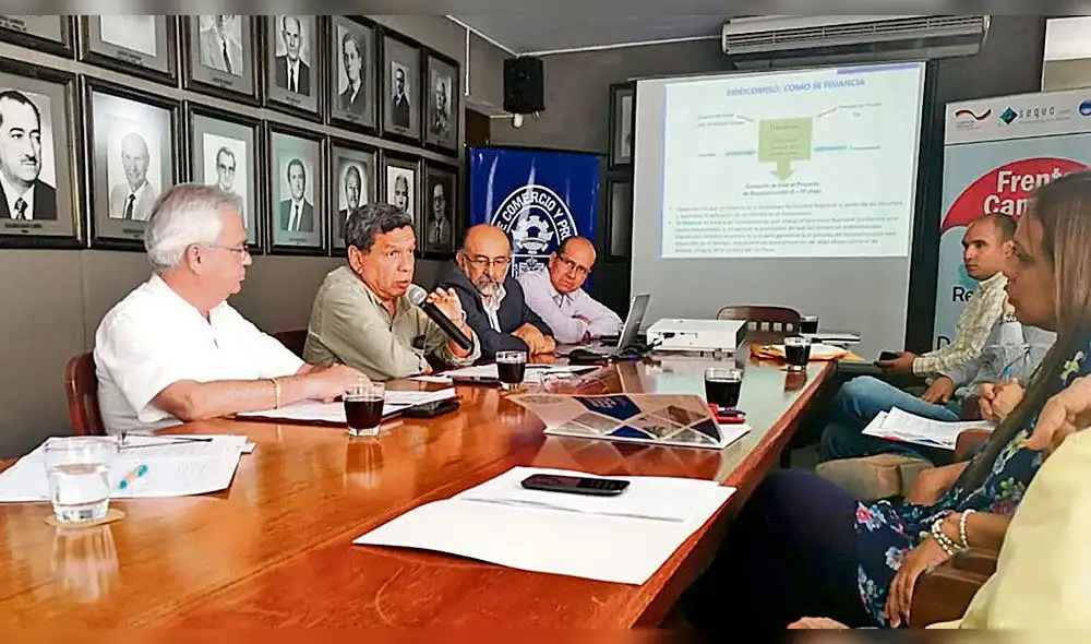 Cámara de Comercio presenta proyecto para impulsar reconstrucción Cámara de Comercio presenta proyecto para impulsar reconstrucción