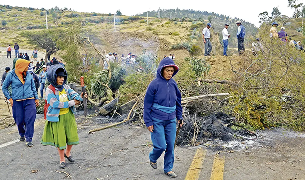 Unidos. Indígenas de Ecuador se sumaron a las protestas contra las medidas económicas decretadas por su gobierno.