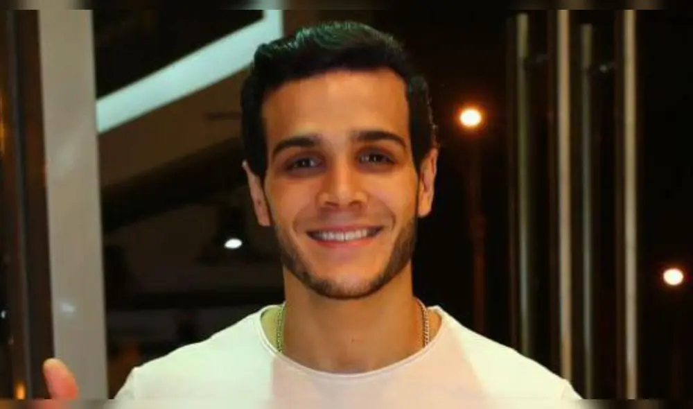 Mario Irivarren se somete a implante de cabello