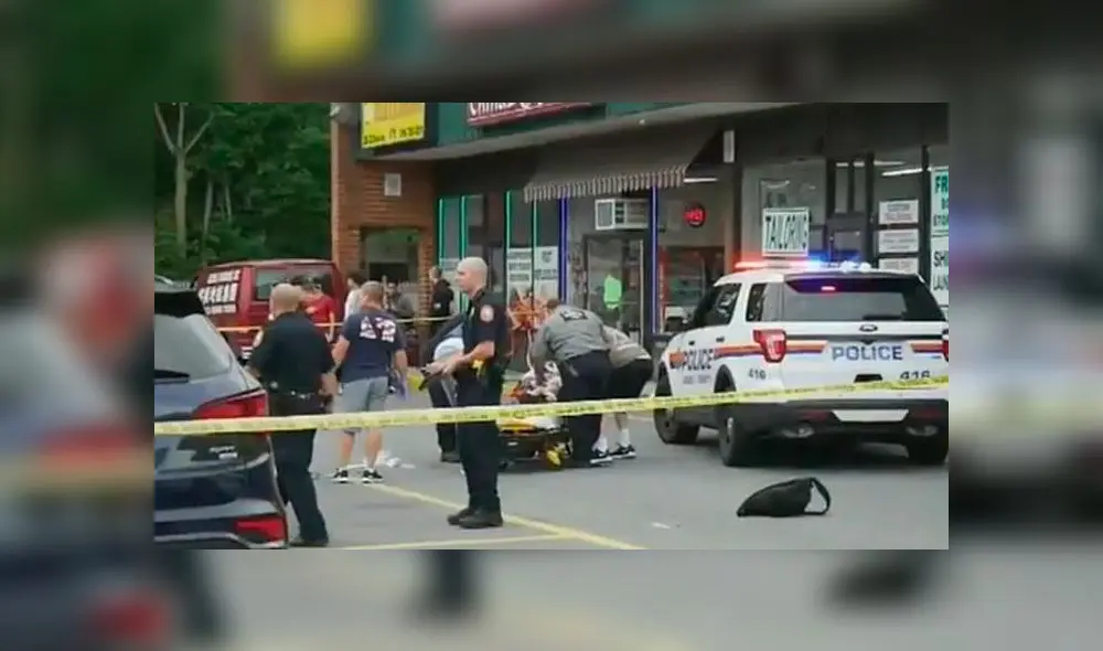 Policías llegaron al lugar del asesinatos para recoger el cuerpo de Khaseen Morris. Foto: Fox News.