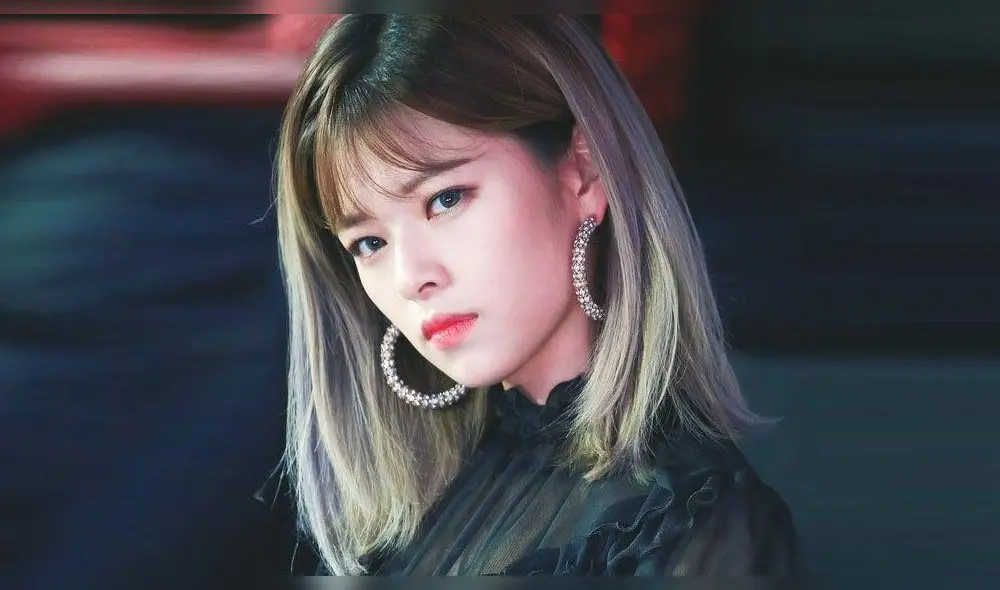 Desliza para ver más fotos de Jeongyeon de TWICE.