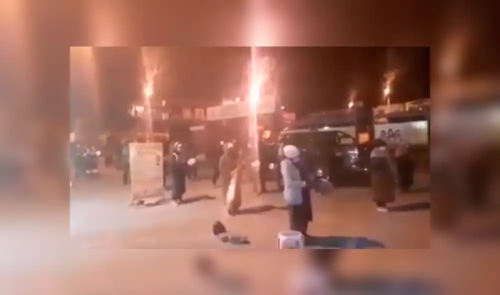 Respetando el distanciamiento social, un grupo de pobladores protestaron en contra de la Policía Nacional Respetando el distanciamiento social, un grupo de pobladores protestaron en contra de la Policía Nacional