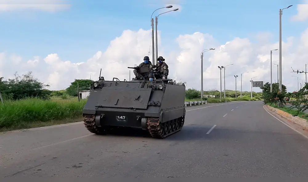 Tanques resguardan frontera con Ecuador. Tanques resguardan frontera con Ecuador.