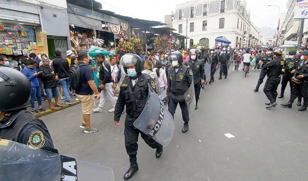 mesa redonda foto luis jimenez mesa redonda foto luis jimenez