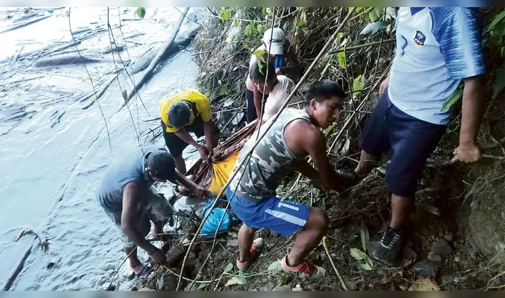 RESCATE. Rondas Campesinas se organizaron para rescatar a desaparecidos. Solo se hallaron dos cuerpos. Trabajos continúan hoy y piden ayuda a la Marina. RESCATE. Rondas Campesinas se organizaron para rescatar a desaparecidos. Solo se hallaron dos cuerpos. Trabajos continúan hoy y piden ayuda a la Marina.