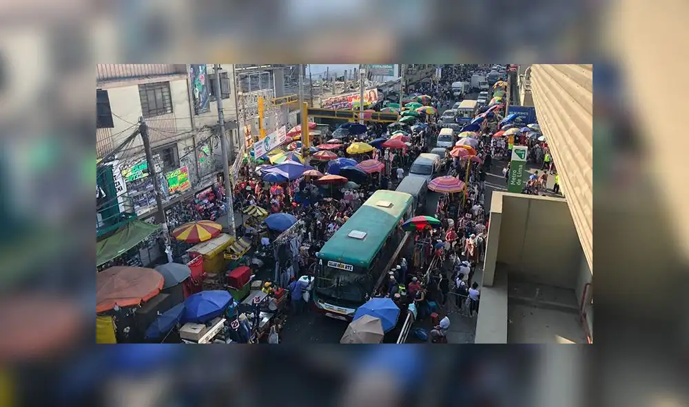 Ambulantes invaden calles aledañas a Gamarra y generan caos vehicular 