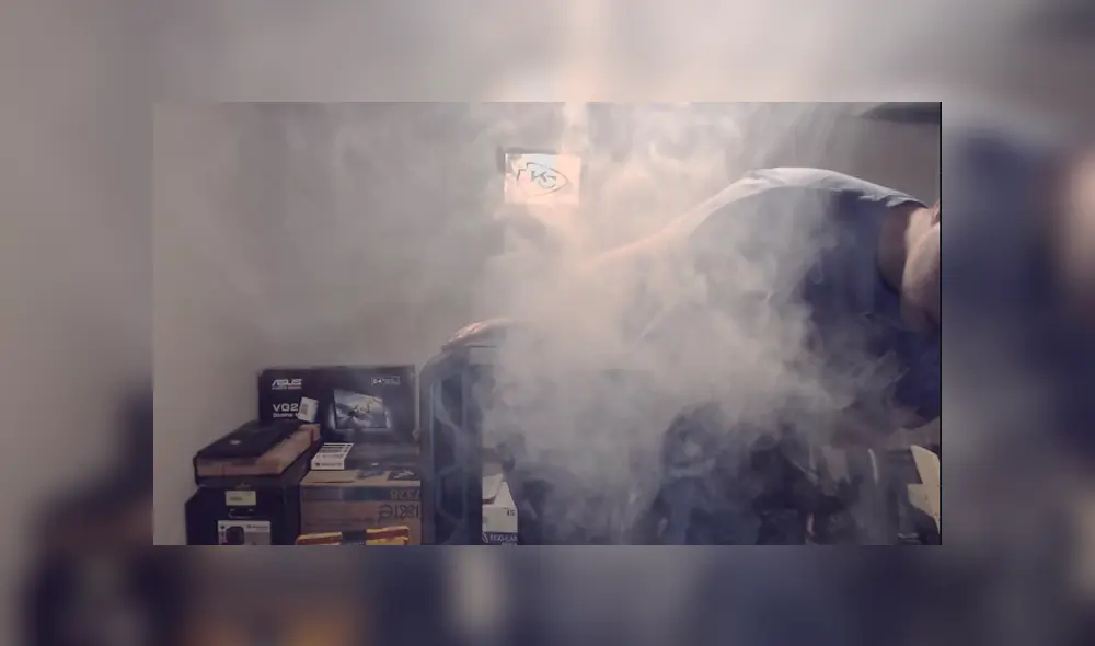 Al parecer, algún componente de la placa madre explotó. Al parecer, algún componente de la placa madre explotó.