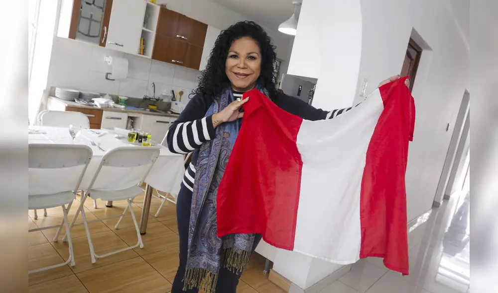 Eva Ayllón canta canciones como “Esta es mi tierra” y "Enamorada de mi país", en homenaje al Perú. (Foto: Carlos Contreras Merino) Eva Ayllón canta canciones como “Esta es mi tierra” y "Enamorada de mi país", en homenaje al Perú. (Foto: Carlos Contreras Merino)