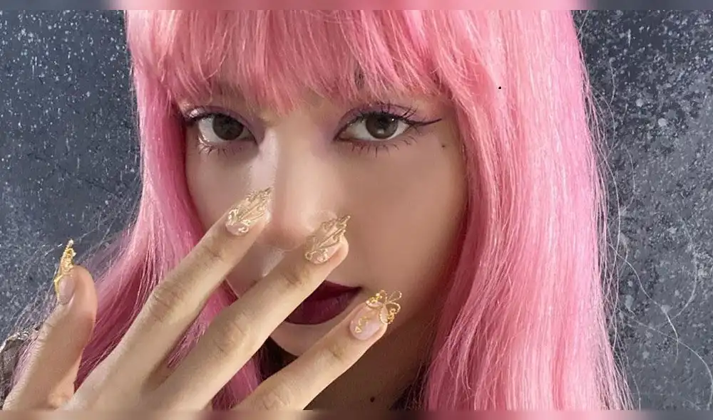 Desliza para ver más fotos de Selena Gomez y Lisa de BLACKPINK. Créditos: Instagram