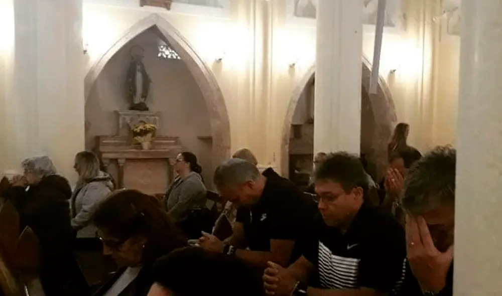 Tite visitó una iglesia en la previa de la final de la Copa América 2019 entre Perú y Brasil. | Foto: @SantaTeresaVarzea Tite visitó una iglesia en la previa de la final de la Copa América 2019 entre Perú y Brasil. | Foto: @SantaTeresaVarzea