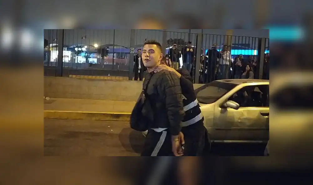 Delincuentes circulaban cerca al centro financiero de Fiori con actitud sospechosa y al negarse a identificarse, la PNP procedió a intervenirlos (Foto: Christian Moreno / Grupo La República) Delincuentes circulaban cerca al centro financiero de Fiori con actitud sospechosa y al negarse a identificarse, la PNP procedió a intervenirlos (Foto: Christian Moreno / Grupo La República)