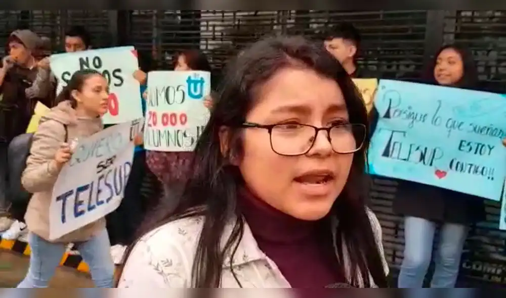 Alumnos de Telesup piden apoyo al Gobierno y critican a sus autoridades por cierre