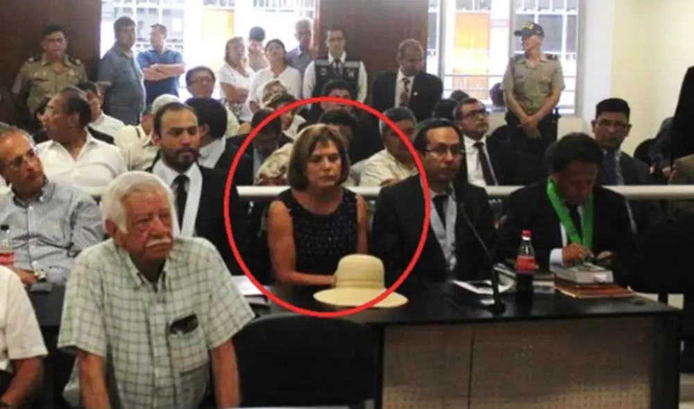 En la imagen se observa a Susana Pinilla y a su entonces abogado Fredy Hinojosa. Actualmente, la exministra aprista, condenada a 5 años, es prófuga de la justicia. En la imagen se observa a Susana Pinilla y a su entonces abogado Fredy Hinojosa. Actualmente, la exministra aprista, condenada a 5 años, es prófuga de la justicia.