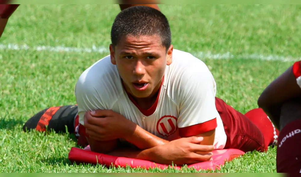 Promesa de Universitario daría el salto al fútbol chileno