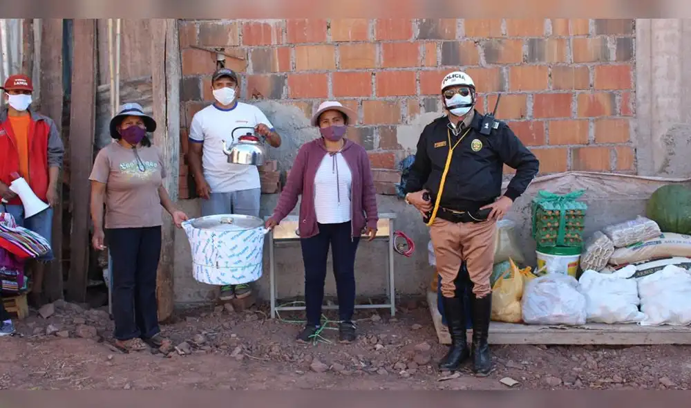 Los agentes de la Unidad de Tránsito donaron víveres y utensilios para poner en funcionamiento el comedor en Cusco. Foto: Policía Nacional. Los agentes de la Unidad de Tránsito donaron víveres y utensilios para poner en funcionamiento el comedor en Cusco. Foto: Policía Nacional.