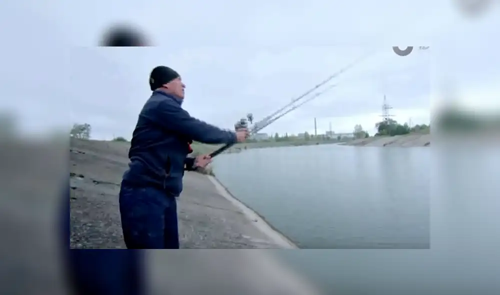 YouTube viral: aventurero pesca en Chernobyl  y halla mutante 'monstruo negro' [VIDEO]